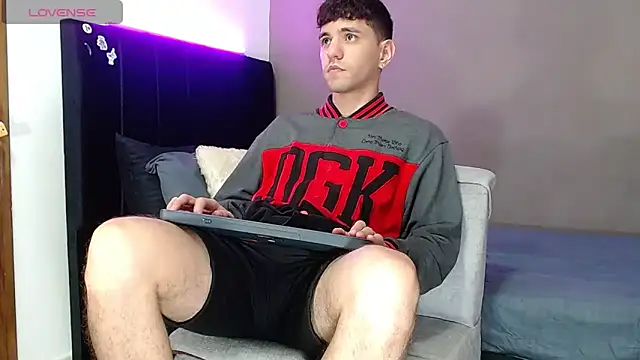 Matteo12  online show from April 14, 4:39 am