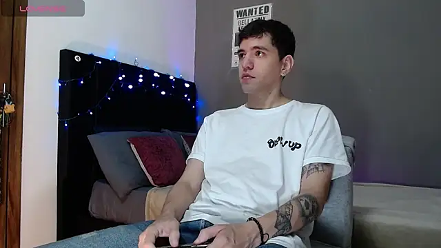 Matteo12  online show from December 3, 11:42 am