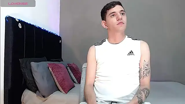 Snapshot of Matteo12_ chatting on January 10, 4:30 am Matteo12 online show from January 10, 4:30 am