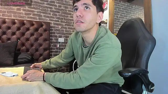 Matteo12  online show from October 24, 3:49 am