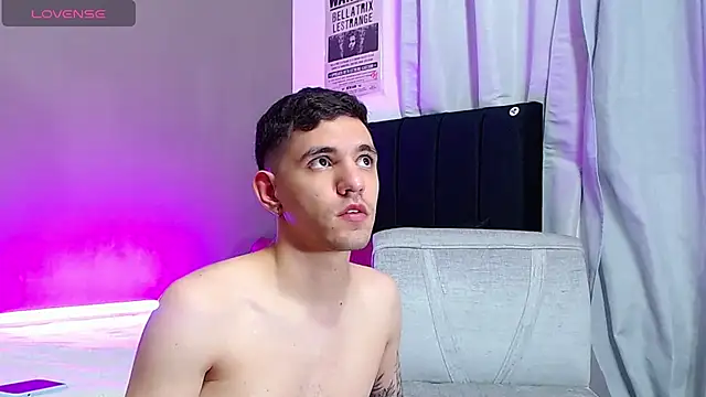 Matteo12  online show from November 6, 4:49 am