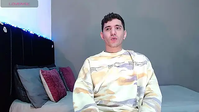 Snapshot of Matteo12_ chatting on January 9, 2:29 am Matteo12 online show from January 9, 2:29 am