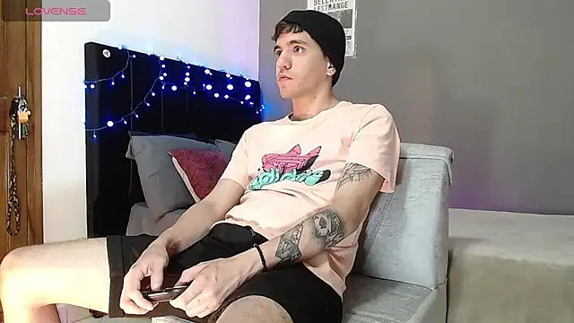 Matteo12  online show from December 5, 3:49 am