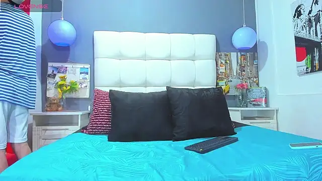 Matteo12  online show from October 31, 3:03 am