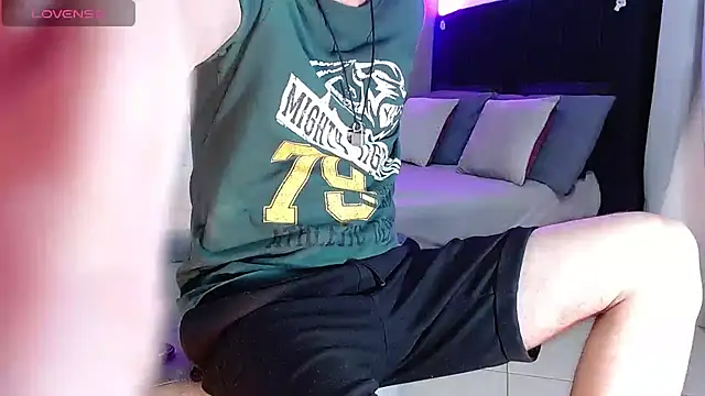 Snapshot of Matteo12_ chatting on January 6, 4:16 am Matteo12 online show from January 6, 4:16 am