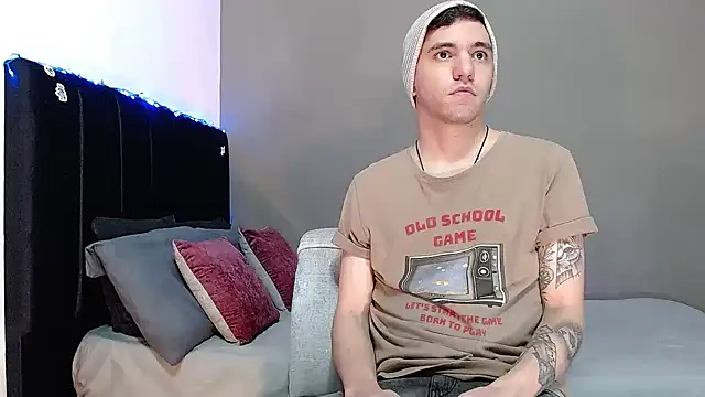 Snapshot of Matteo12_ chatting on January 12, 3:46 am Matteo12 online show from January 12, 3:46 am