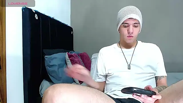 Snapshot of Matteo12_ chatting on January 16, 8:24 pm Matteo12 online show from January 16, 8:24 pm