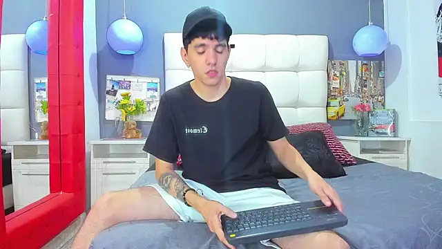 Matteo12  online show from October 26, 4:46 am