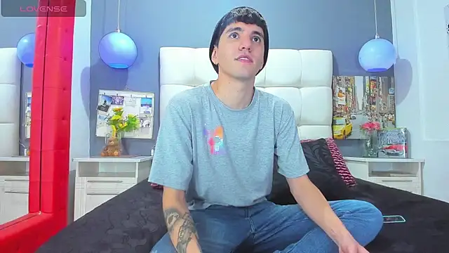 Matteo12  online show from October 28, 2:56 am