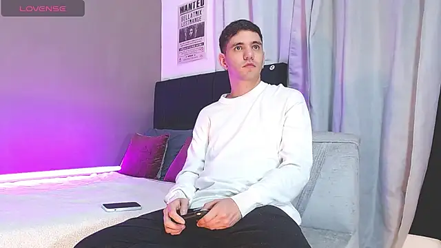 Matteo12  online show from November 11, 11:53 pm