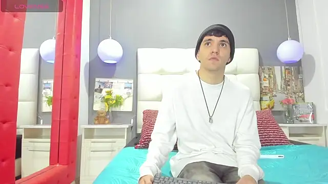 Matteo12  online show from November 2, 2:38 am