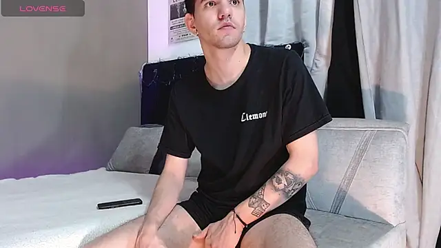 Matteo12  online show from November 30, 9:10 am