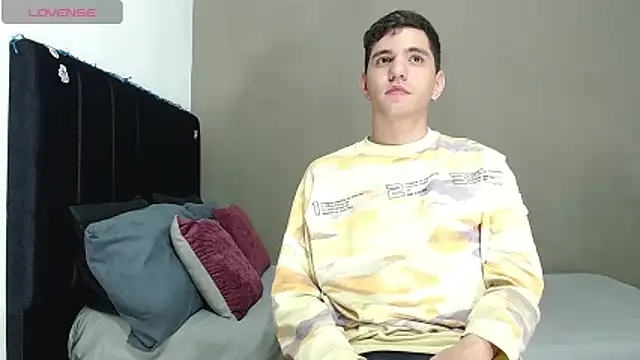 Snapshot of Matteo12_ chatting on January 17, 7:17 pm Matteo12 online show from January 17, 7:17 pm