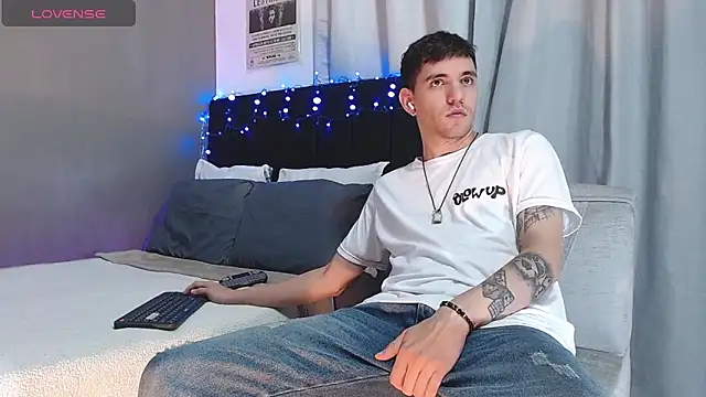 Matteo12  online show from November 20, 4:46 am