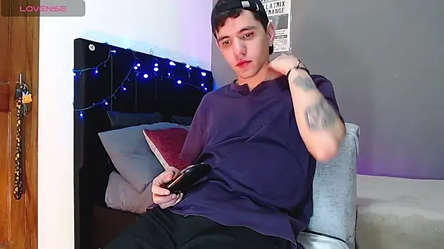 Matteo12  online show from December 4, 4:22 am