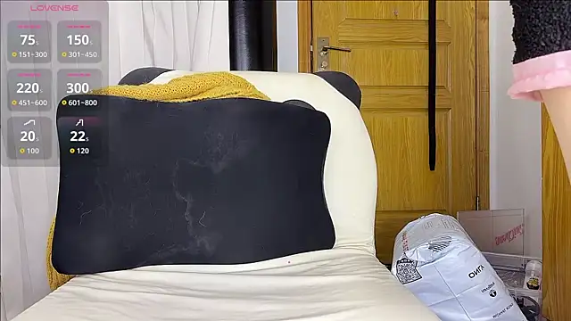 Snapshot of Stella-999 chatting on October 26, 6:52 pm Stella-999 online show from October 26, 6:52 pm