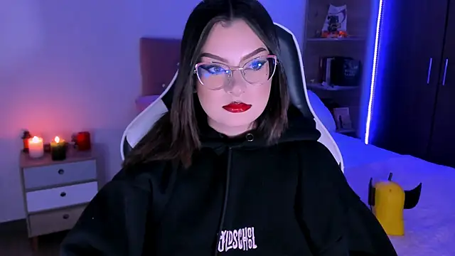 OphelianaRose33 online show from November 14, 10:35 pm