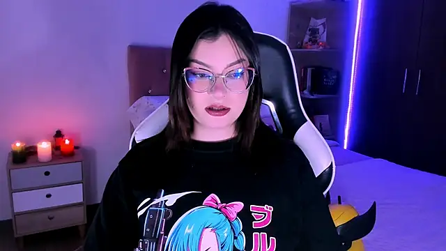 OphelianaRose33 online show from November 30, 9:15 pm