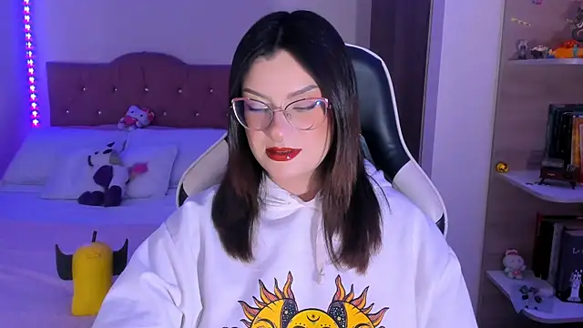 OphelianaRose33 online show from January 16, 9:52 pm