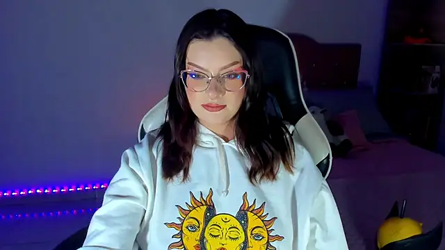 OphelianaRose33 online show from May 1, 9:53 pm