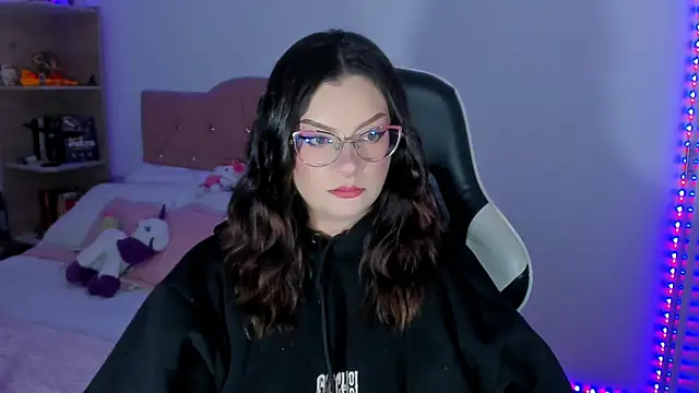OphelianaRose33 online show from May 29, 10:38 pm