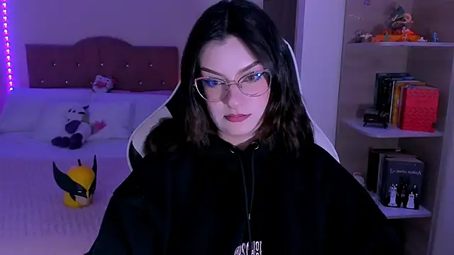 OphelianaRose33 online show from December 20, 10:45 pm