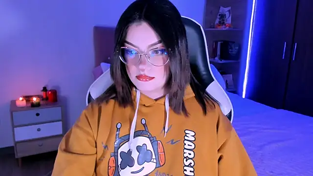 OphelianaRose33 online show from November 22, 10:52 pm