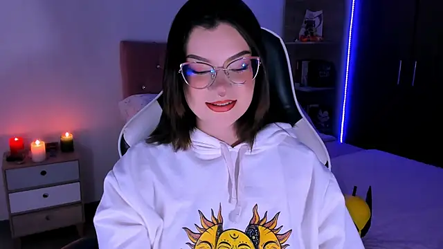 OphelianaRose33 online show from October 19, 7:27 pm