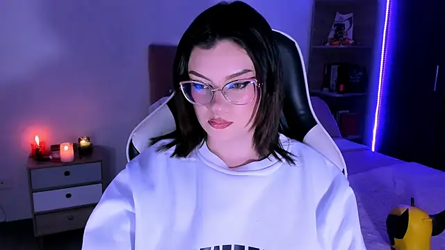 OphelianaRose33 online show from October 27, 10:54 pm