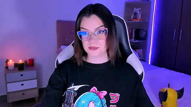 OphelianaRose33 online show from November 13, 10:46 pm