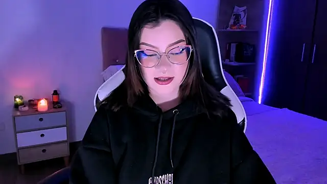 OphelianaRose33 online show from October 30, 10:50 pm