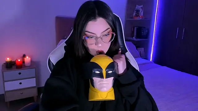 OphelianaRose33 online show from November 28, 11:05 pm