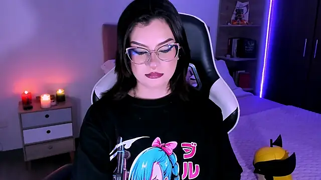 OphelianaRose33 online show from October 24, 11:26 pm