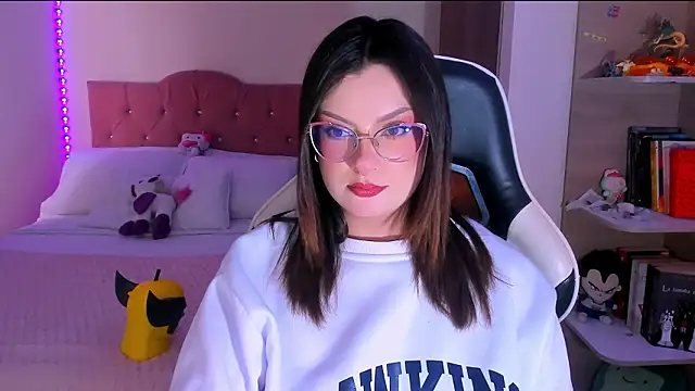 OphelianaRose33 online show from February 17, 7:22 pm