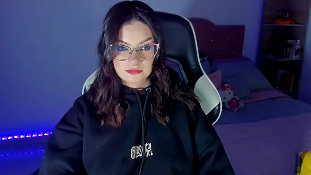 OphelianaRose33 online show from April 23, 7:37 pm