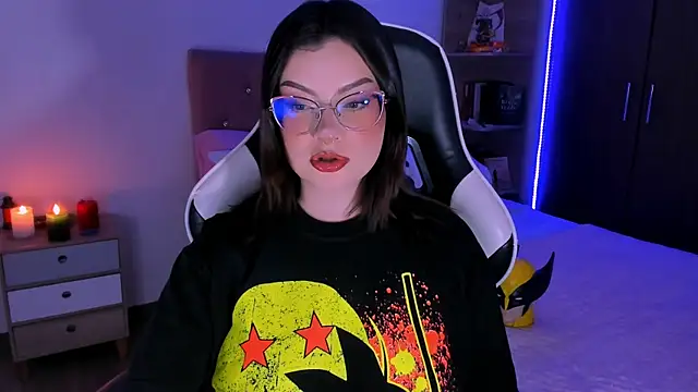 OphelianaRose33 online show from November 15, 8:24 pm