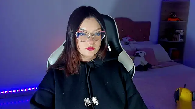 OphelianaRose33 online show from April 9, 11:22 pm