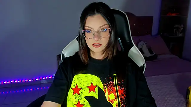 OphelianaRose33 online show from May 15, 5:11 pm