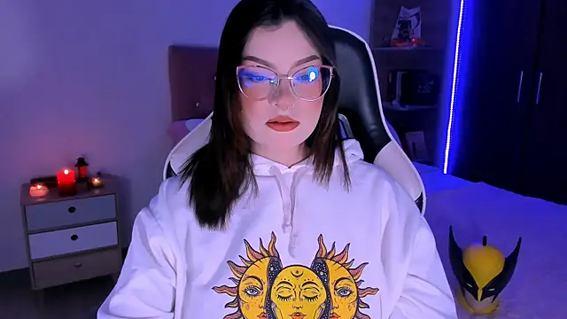 OphelianaRose33 online show from November 25, 10:32 pm