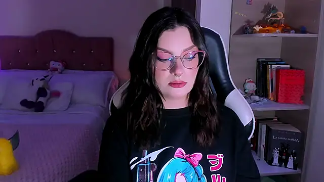 OphelianaRose33 online show from February 23, 10:21 pm