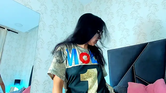 white leti online show from November 8, 10:35 pm