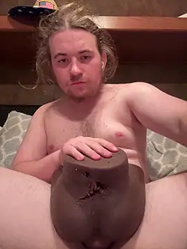 Snapshot of Braiden044t chatting on December 5, 1:38 am Braiden044t online show from December 5, 1:38 am