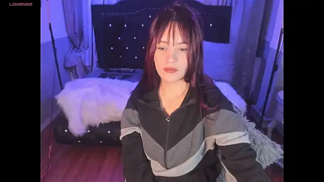 Snapshot of Jolie_price chatting on October 20, 1:51 am Jolie price online show from October 20, 1:51 am