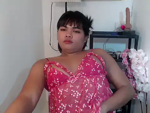Snapshot of FROXXX21 chatting on June 7, 5:23 am FROXXX21 online show from June 7, 5:23 am