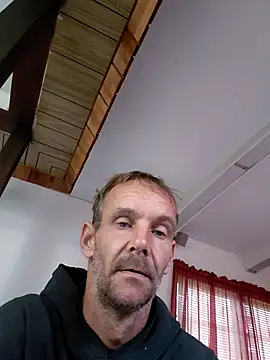 Hungwell1515 online show from January 14, 1:15 pm