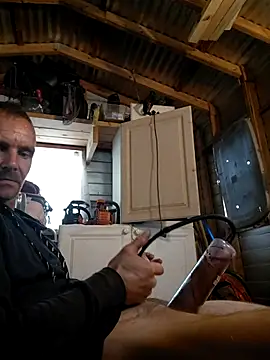 Hungwell1515 online show from November 6, 4:22 pm