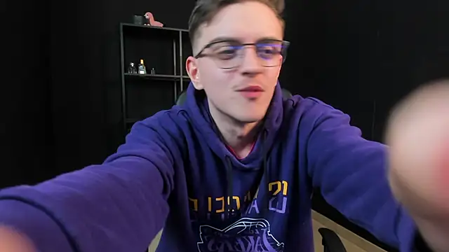 FelixStarkk online show from April 30, 4:47 pm