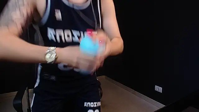 Snapshot of FelixStarkk chatting on June 19, 4:29 am FelixStarkk online show from June 19, 4:29 am