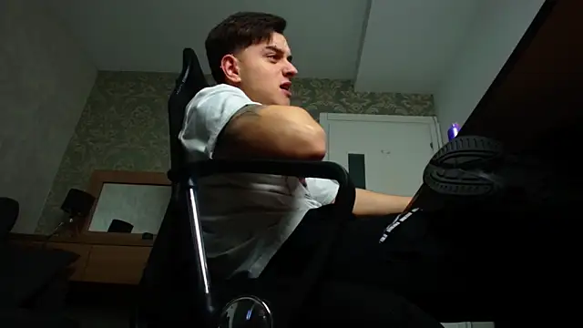 FelixStarkk online show from November 1, 5:03 am