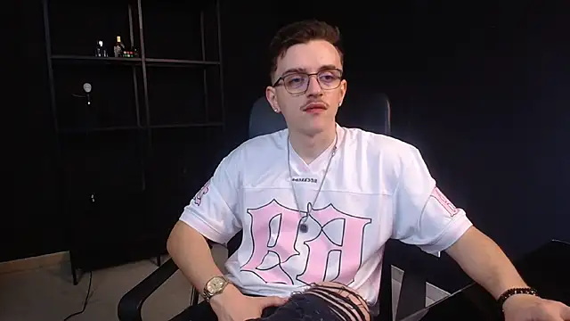 Snapshot of FelixStarkk chatting on June 5, 6:52 am FelixStarkk online show from June 5, 6:52 am